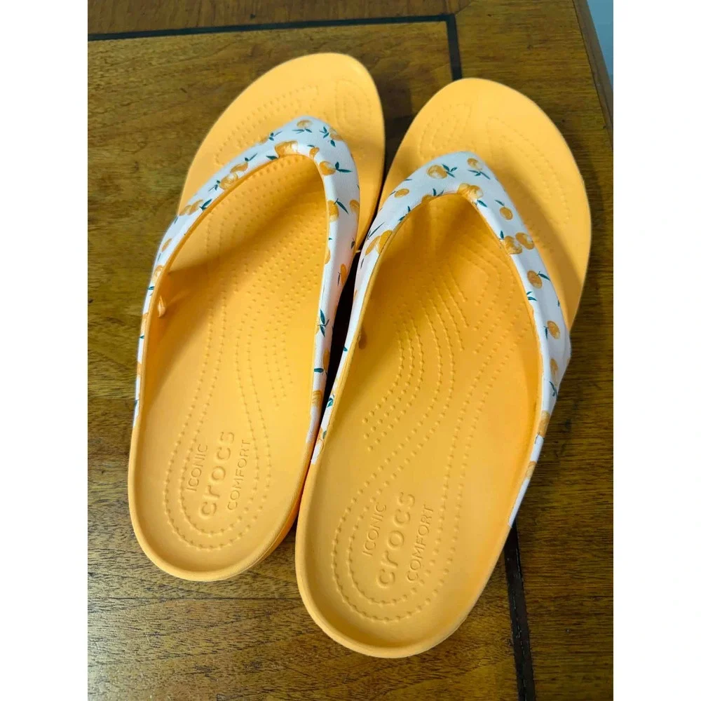 Crocs Kadee II Flip Flops Womens 9 Orange Citrus Fruit Print Sandals 202492